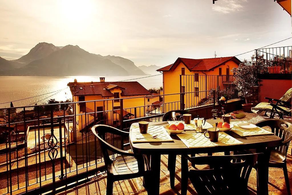 Residenza Romina Sleeps 8 With Pool- By Italian Apartments Rezzonico